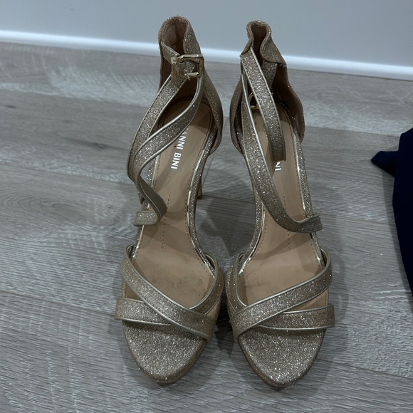 GIANNI BINI GOLD HEELS - Picture 1 of 2